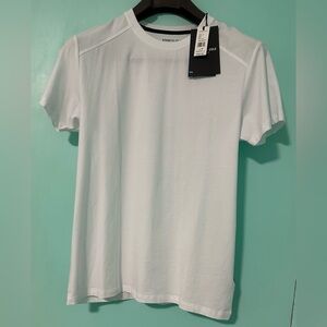 New Kenneth Cole man T-shirt, size medium cotton